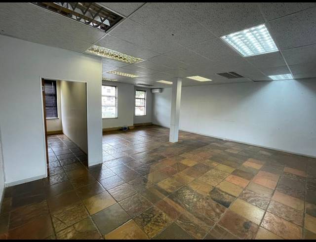 BUSINESS PROPERTY TO RENT IN ELDORAIGNE